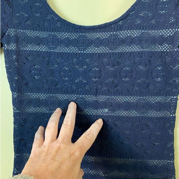 Abercrombie & Fitch Bodycon Crochet Knit Lace Dress Size Small - Picture 4 of 7